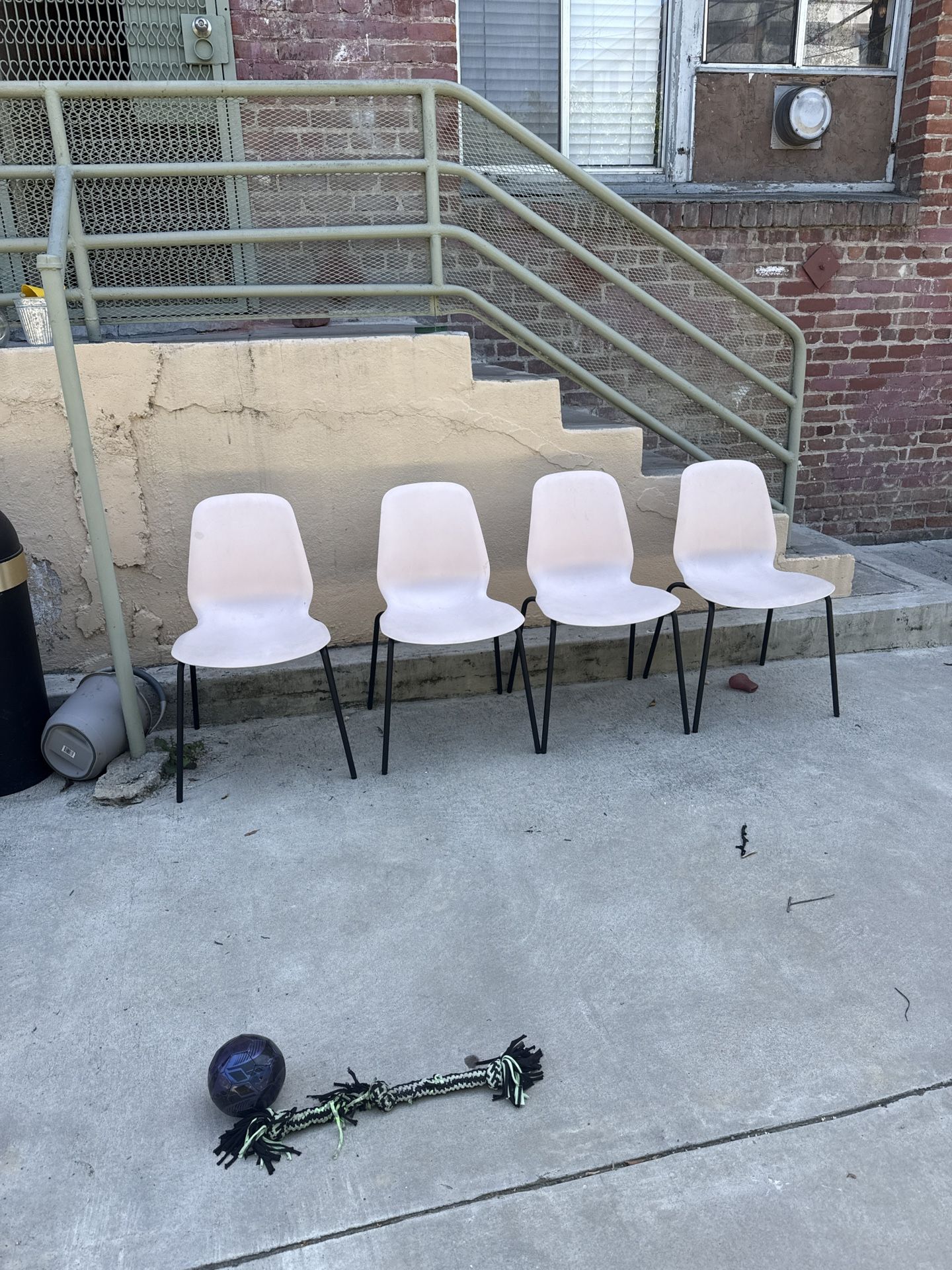 4 Set Mid Century Modern Chairs