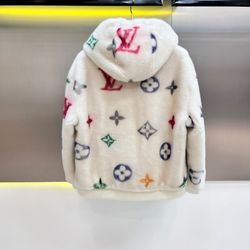 Luxury Winter Fleece Hoodie – Designer Style, Super Soft, Unisex