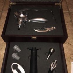 Wine Enthusiast Wine Tool Gift Set