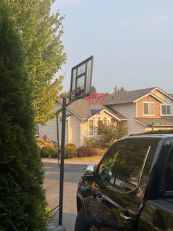 Basketball hoop