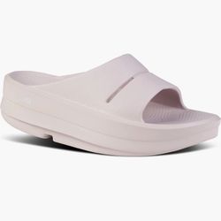 OOFOS OOmega OOahh Recovery Sandal / Slippers - Women’s 7
