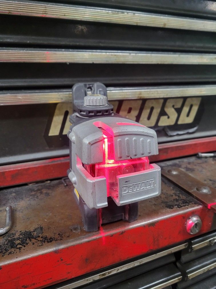 Dewalt Self Leveling Laser DW089