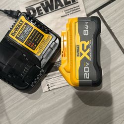Battery  Dewalt  8ah   Whit  Charger  Brand   New  All 