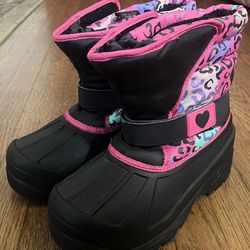 NEW KIDS SNOW BOOTS