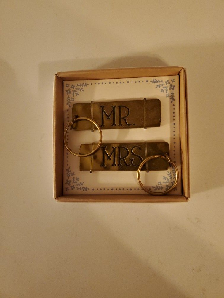 Mr and Mrs key chains