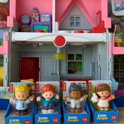 FISHER-PRICE LITTLE PEOPLE BIG HELPERS HOME I HAVE ADDED 4 LITTLE PEOPLE 