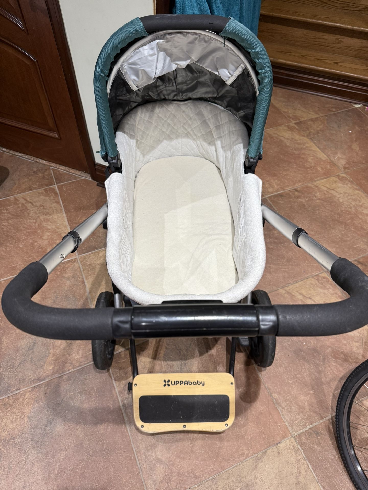 Uppababy Vista Stroller Bassinet w/ Rumble Seat & Piggy back
