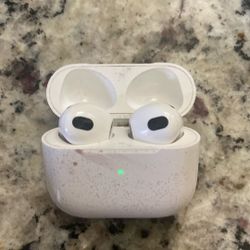 Selling My AirPods Generation 3 In Great Condition 