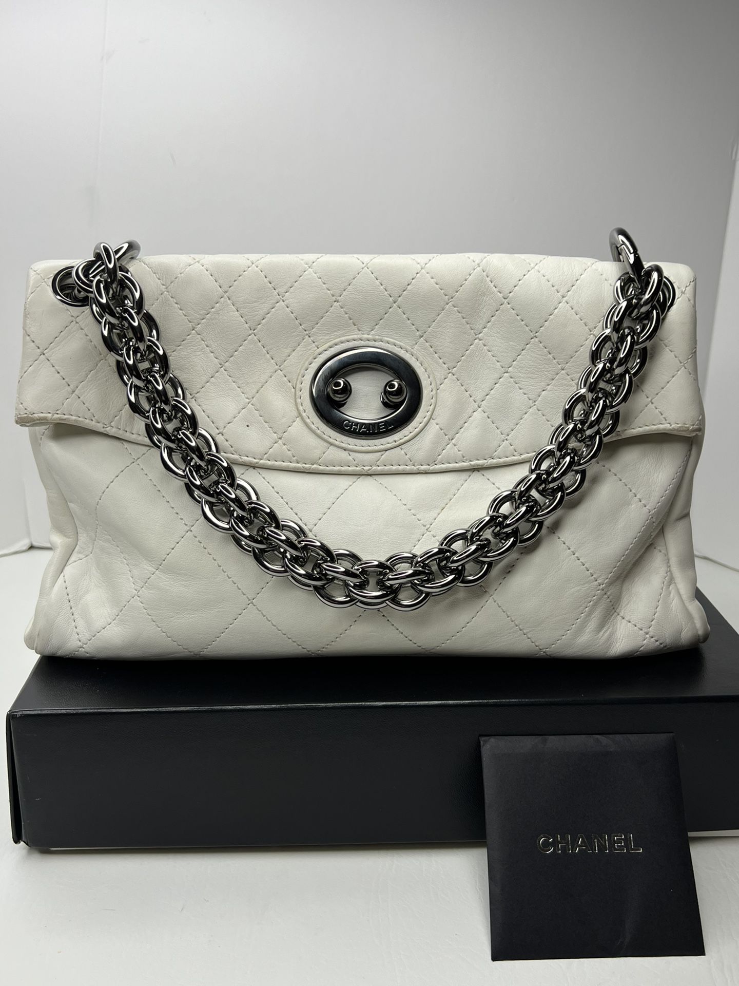 Authentic Chanel vintage white fold over stitched hobo bag with thick chain