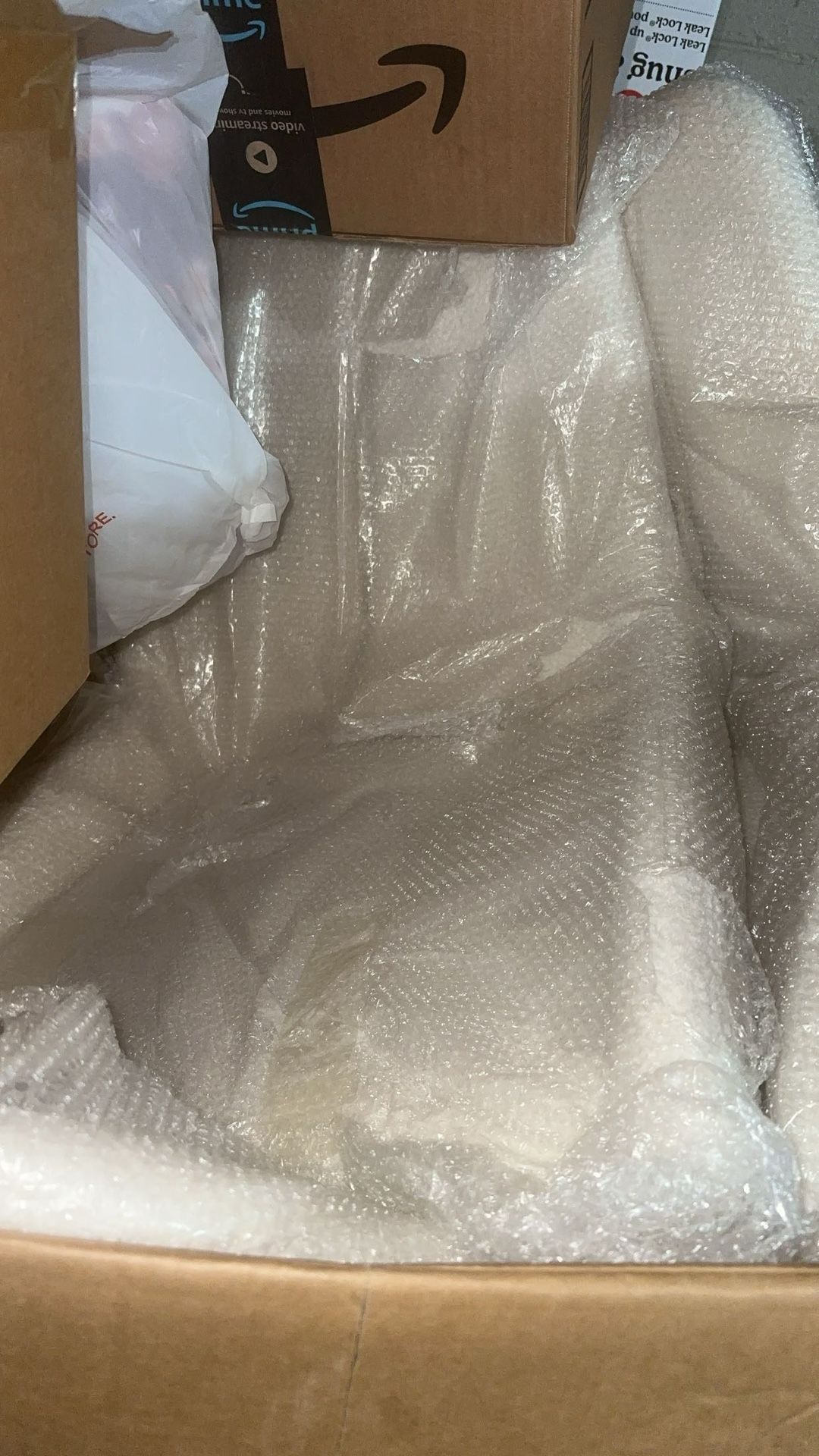 4 White Dinning Chairs