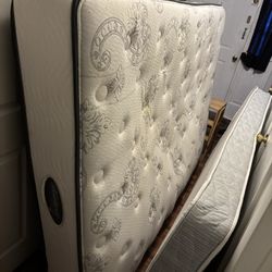 Beauty Rest, Queen Mattress