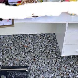 White Desk 