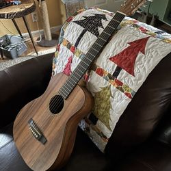 Acoustic Guitar LXK2 Lil’ Martin 
