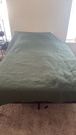 Queen bed mattress