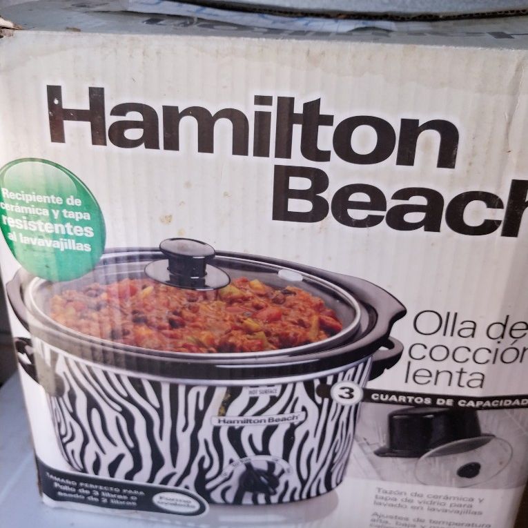 Large Slow Cooker Crock Pot 8 qt Oval Crockpot Red Stone Hamilton Beach for  Sale in Huntington Beach, CA - OfferUp