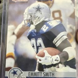 Super Nice Emmitt Smith Rookie Card # 685 Near MINT Or Better 