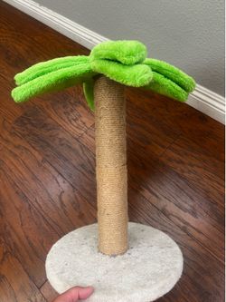 Small scratching post