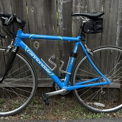 Road Bike - Cannondale Synapse 53cm 