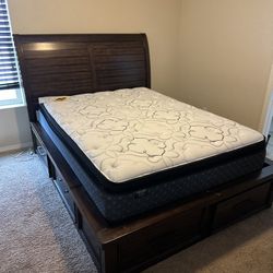 Chesternut Queen With Mattress 