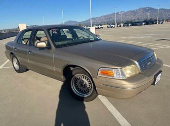 2000 Ford Crown Victoria
