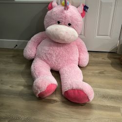 GiANT STUFFED ANiMAL