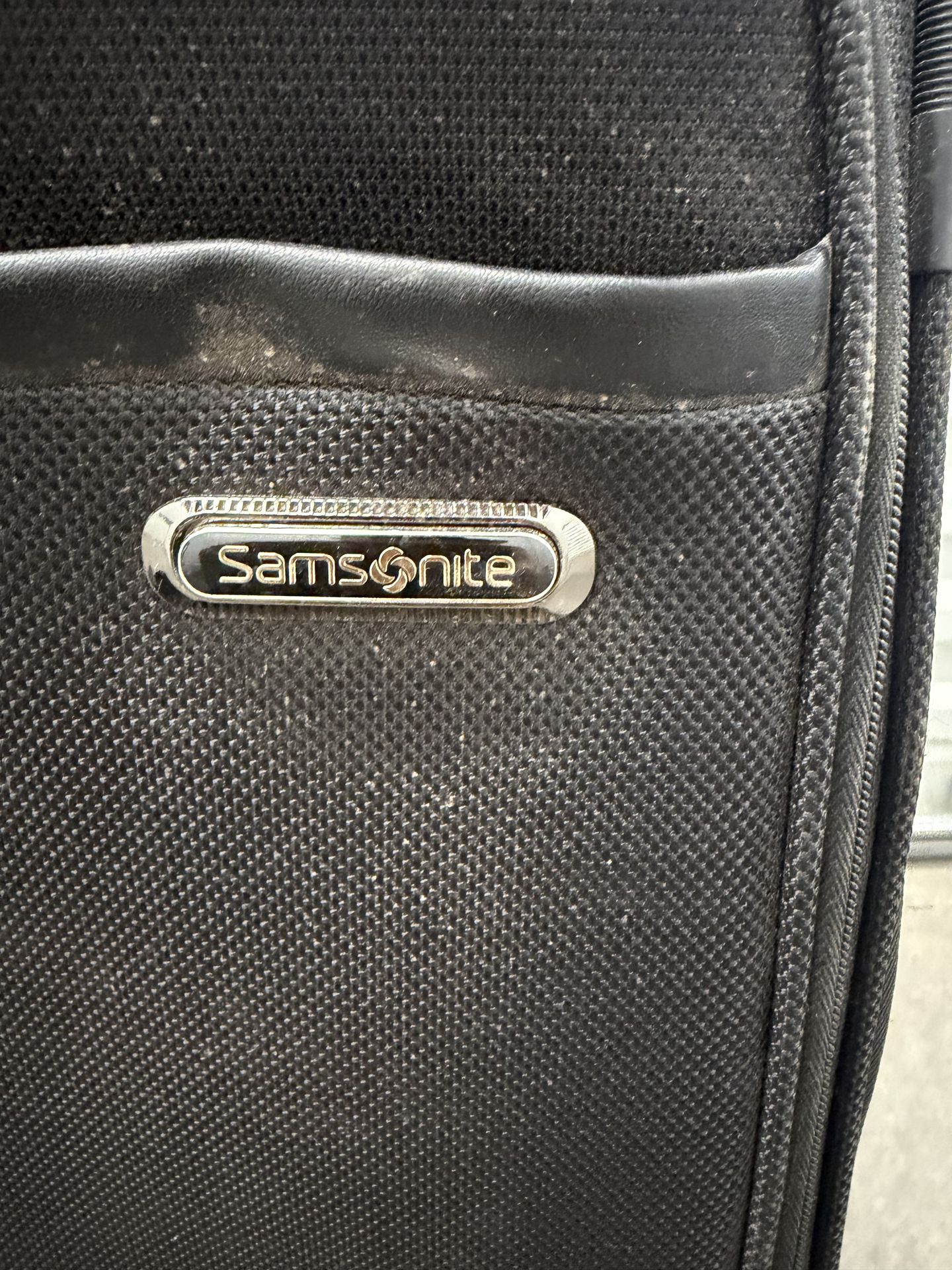 Samsonite Carry-On Rolling Suitcase – Black – Spinner Wheels