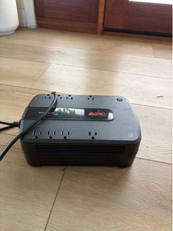 APC Back-UPS 550 Battery Backup & Surge Protector - 8 Outlets