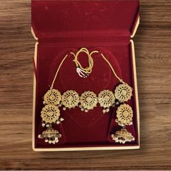 Regal Kundan Gold-Plated Choker Set