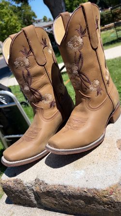 Boots Size 7
