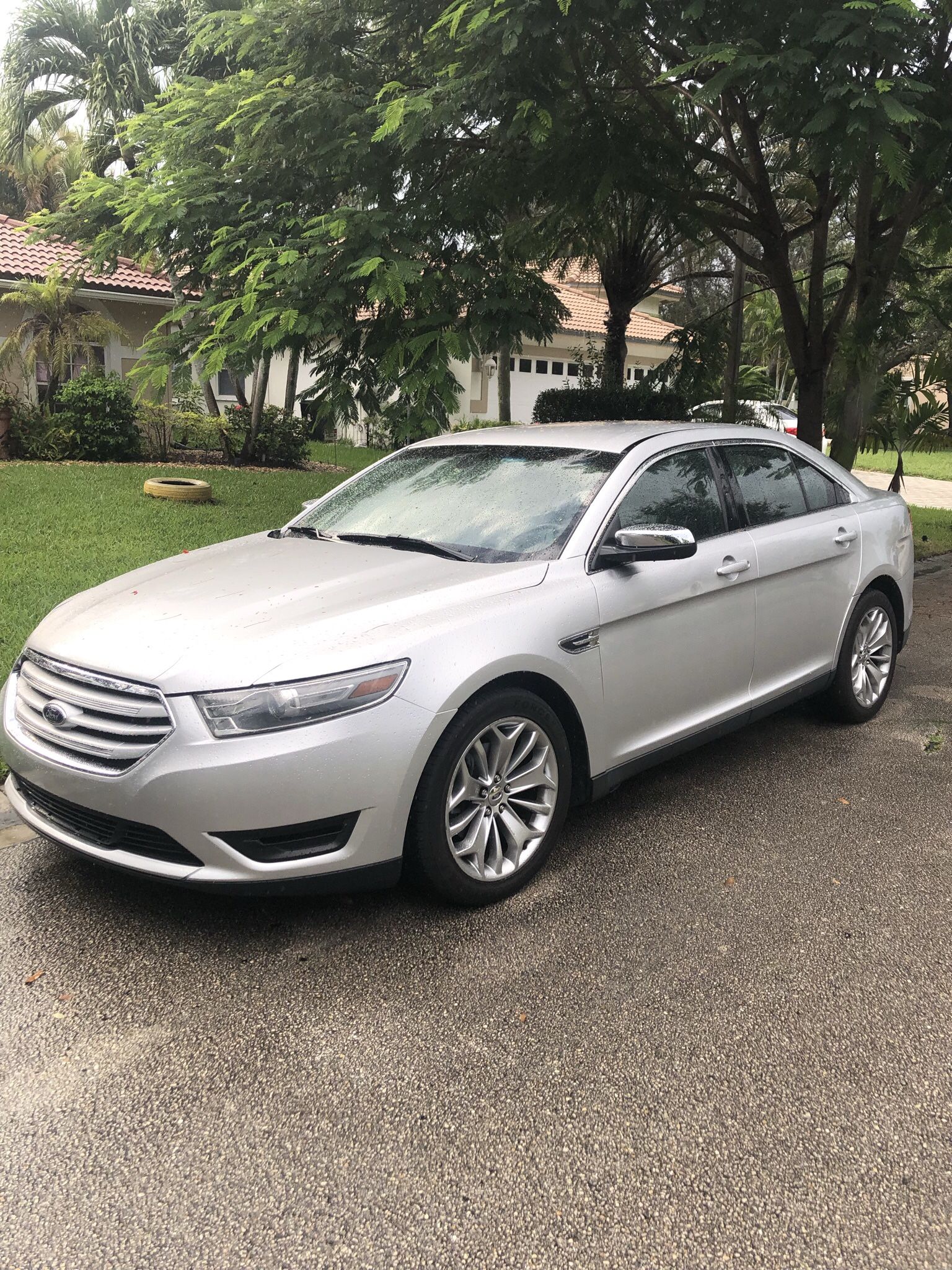 2013 Ford Taurus