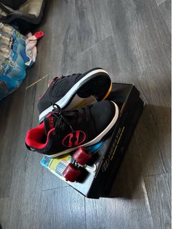 Heelys Voyager Black Red Youth Size 5 With Wheels and Box