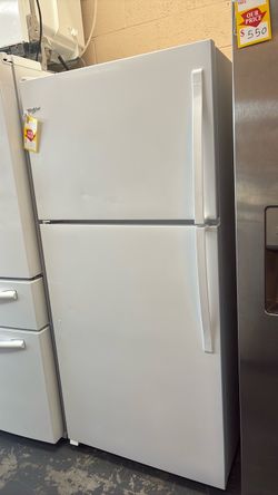 Like new Whirlpool refrigerator