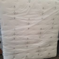King Matress And Box Springs 