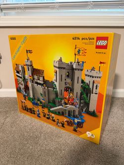 LEGO Icons: Lion Knights' Castle (10305) - Brand New & Factory Sealed