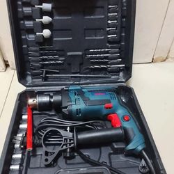 Makita 5/8  Keylesscorded Drill