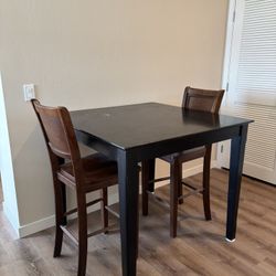 Table & Chairs Bar Height $40