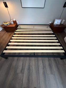 King metal bed frame