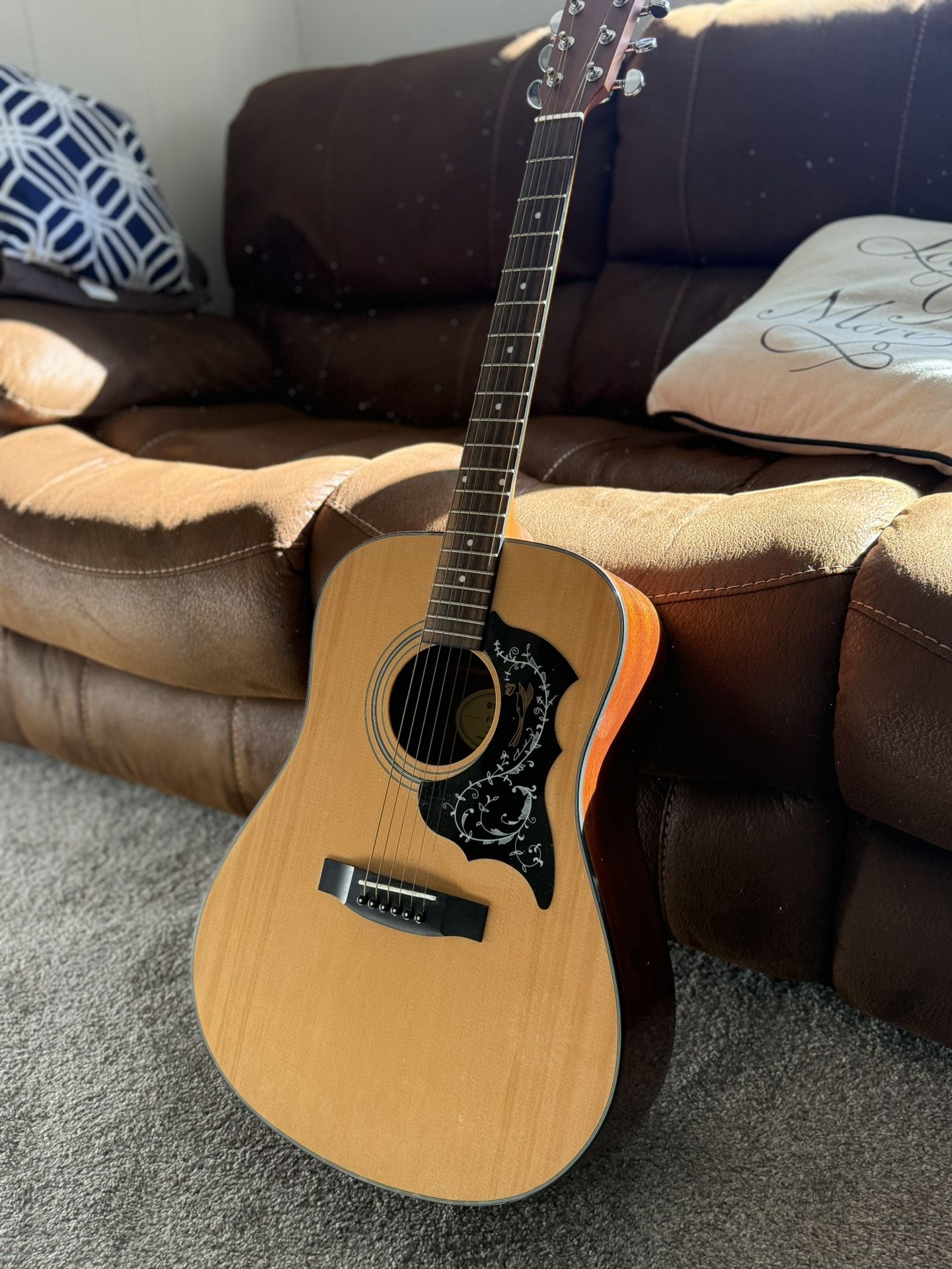 Yamaha F325D Acoustic Guitar – Great Condition!