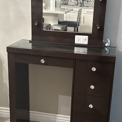 Vanity Desk With Mirror 
