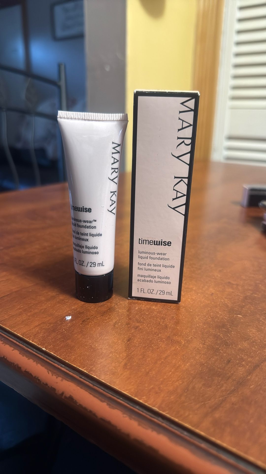 MK Timewise Foundation, Beige 1