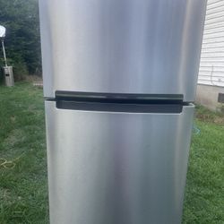 Whirlpool Top And Bottom Fridge 