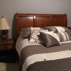 Queen Sleigh Bed 6 -drawer