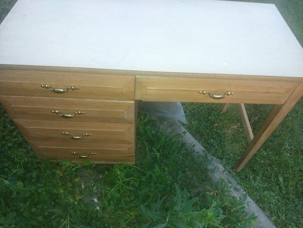 Desk And Drawers