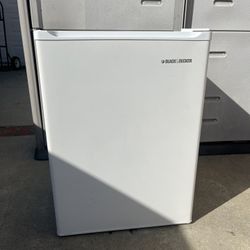 Mini Fridge 