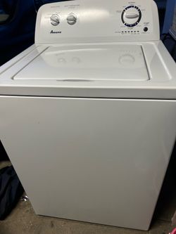 Lavadora Amana,no prende se vende a alguien que la sepa arreglar o para partes se ve seminuevo pero no prende vea las fotos y es tina grande