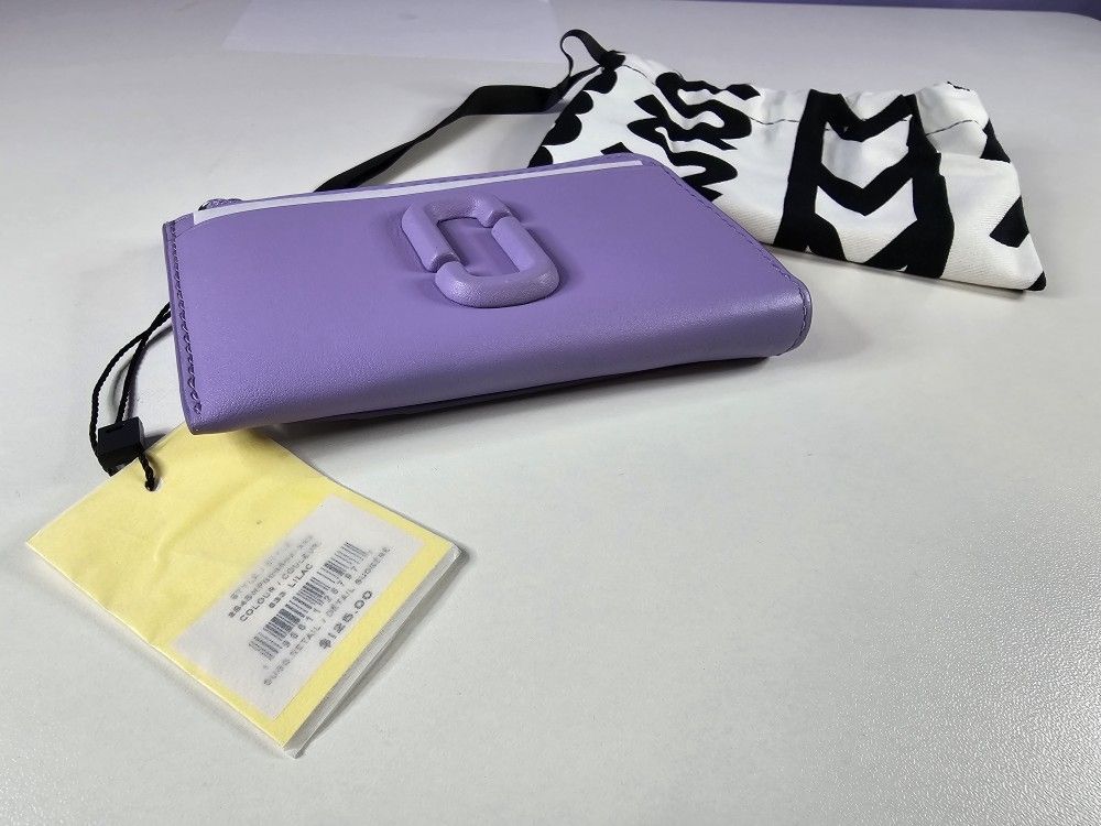 Marc Jacobs The Covered J Marc Top Zip Wallet (Lilac)