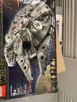 LEGO Star Wars Millennium Falcon 75257