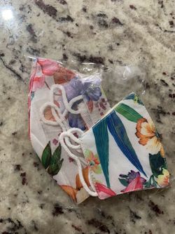 Face mask mom and Daughter