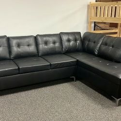 Vancouver 2-Piece Sectional with Right Chaise

👈Financing Available Only $10 Down Payment🥳