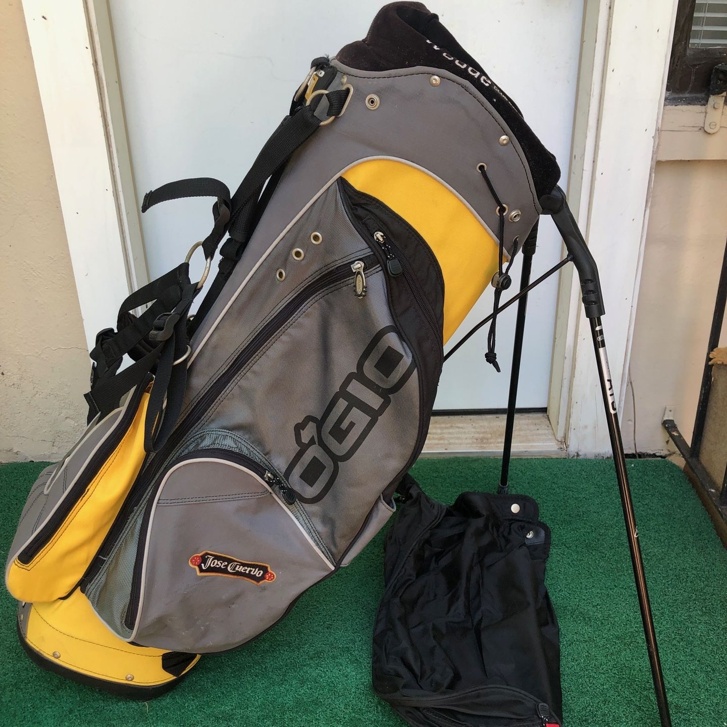 golf rain cover ogio bag BOYEA & SKULLEAP Cover/Hood Nylon Waterproof dust Cover Fits Most Golf cart Bags Easy to use Collapsible and removabl Golf Accessory Gifts (1680D Nylon, Large) Introducing the Pace Pro Travel Cover where premium design meets ultimate functionality Rain or shine, the Ogio